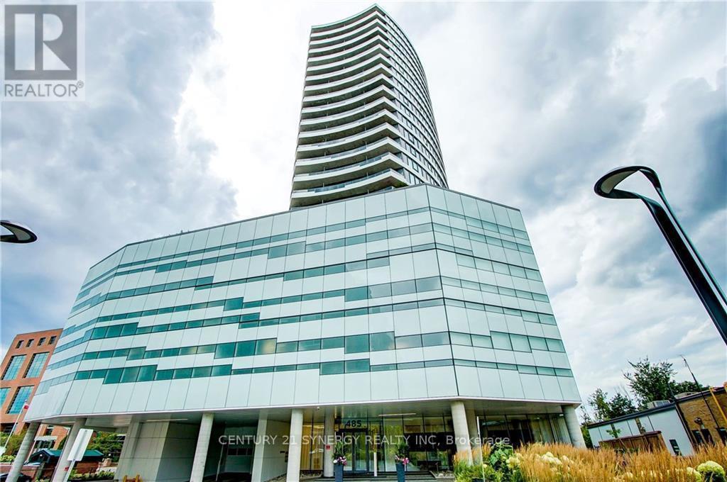 485 Richmond Rd in Ottawa, ON - Building Photo