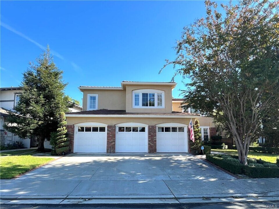 19292 Jasper Hill Rd in Trabuco Canyon, CA - Building Photo