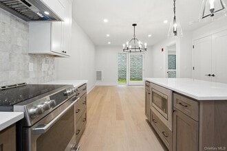 25 S Riverside Ave in Croton-on-Hudson, NY - Foto de edificio - Building Photo