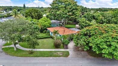 6890 SW 51st St in Miami, FL - Building Photo - Building Photo