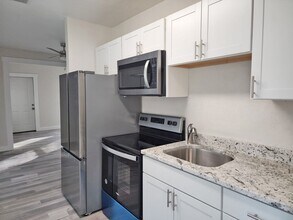 5121 Tangerine Ave S in Gulfport, FL - Building Photo - Building Photo