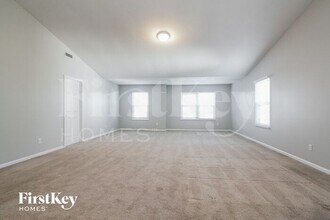 7029 Halifax Ct in Avon, IN - Building Photo - Building Photo