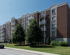 Château des Grives in Gatineau, QC - Building Photo