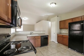 9048 W Chanute Pass in Phoenix, AZ - Building Photo - Building Photo