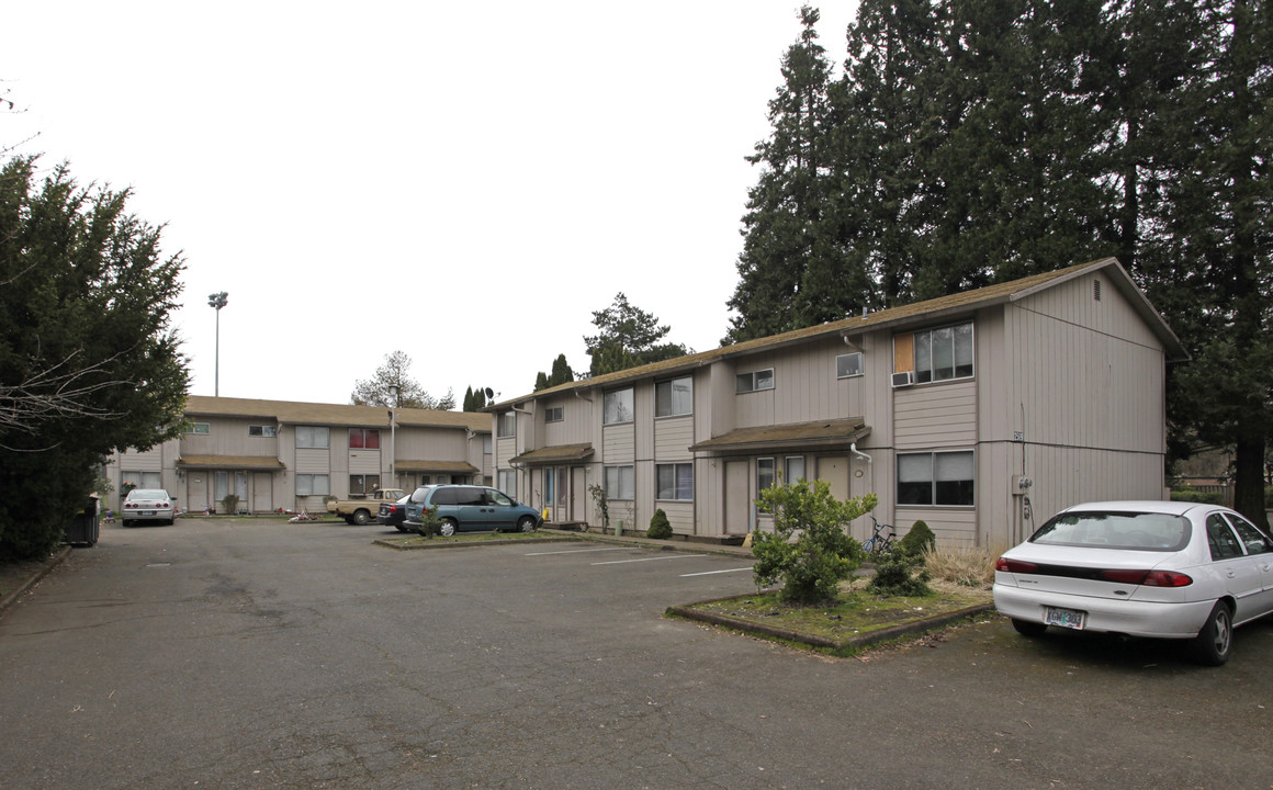 2509 Main St in Forest Grove, OR - Building Photo