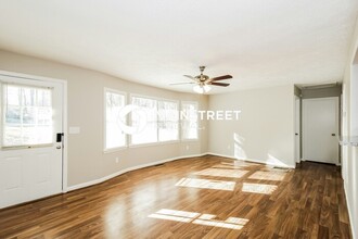 172 Marty Ln in Dallas, GA - Building Photo - Building Photo
