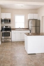 305 S Van Buren St in Green Bay, WI - Foto de edificio - Building Photo