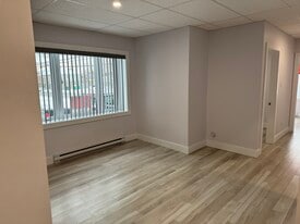 317 King Av in Bathurst, NB - Building Photo