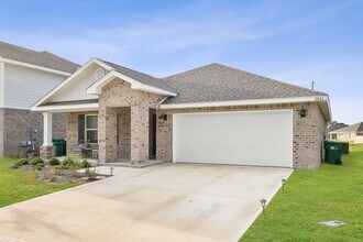 2826 Patriot Rdg Dr in Crestview, FL - Building Photo - Building Photo