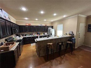 3005 Towers Pkwy in College Station, TX - Building Photo - Building Photo