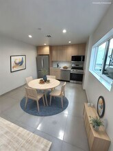 10627 Hatteras St in Los Angeles, CA - Building Photo - Building Photo