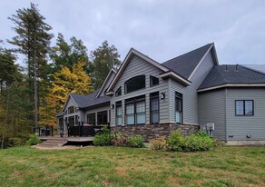 19 Metacomet Dr