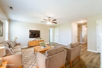 15298 Royal Grove Dr in Noblesville, IN - Foto de edificio - Building Photo