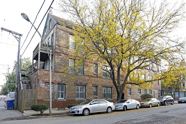 2328 N Oakley Ave in Chicago, IL - Building Photo - Building Photo