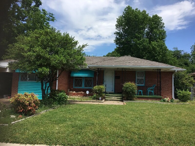 1101 E Lindsey St in Norman, OK - Building Photo