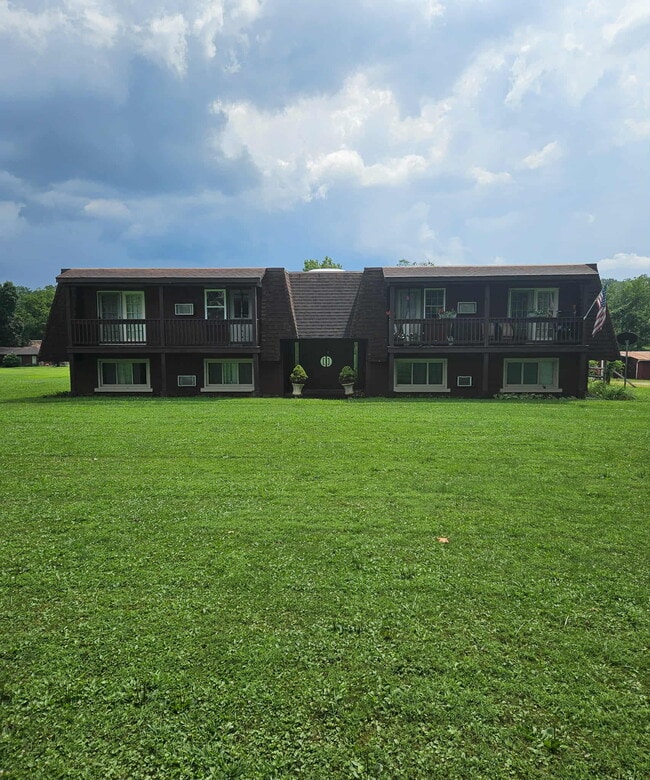 170 Archway Dr, Unit 4A in New Alexandria, PA - Building Photo - Building Photo