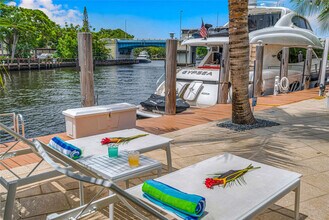 1329 SW 12th Ct in Fort Lauderdale, FL - Building Photo - Building Photo