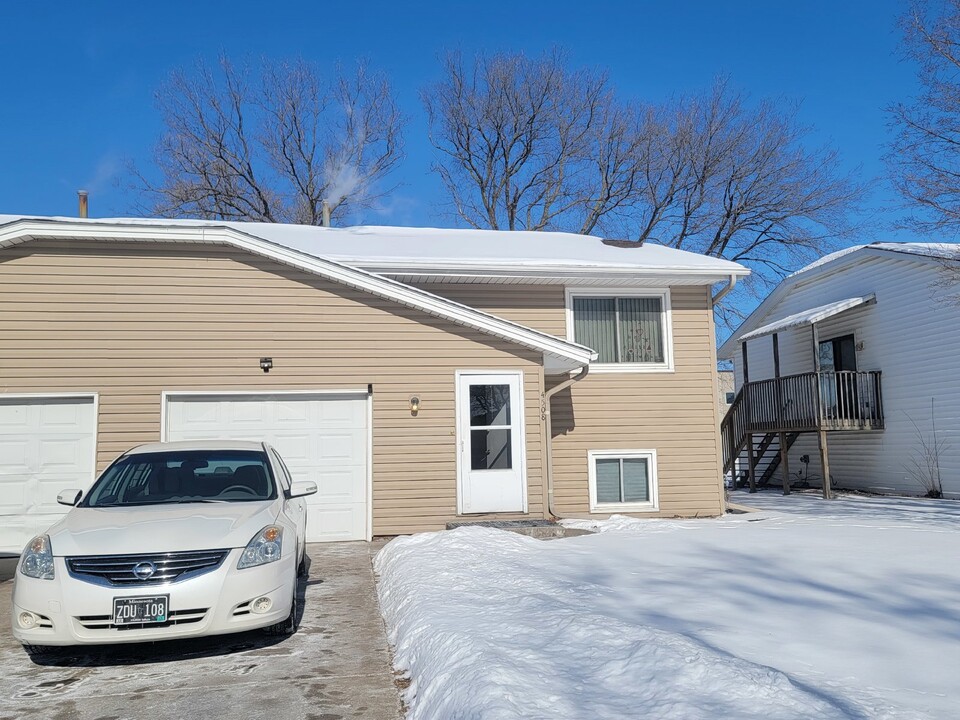 4508 83rd Cir N in Minneapolis, MN - Building Photo