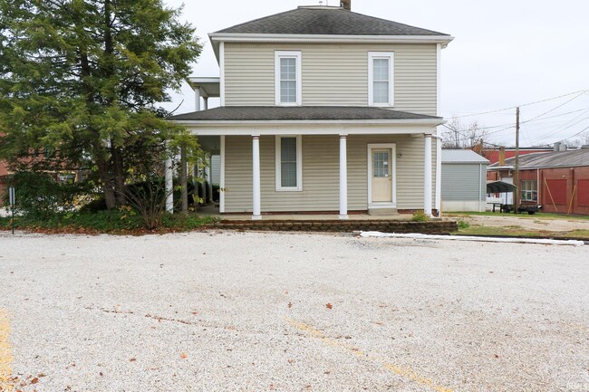 207 E 4th St in Jasper, IN - Building Photo - Building Photo