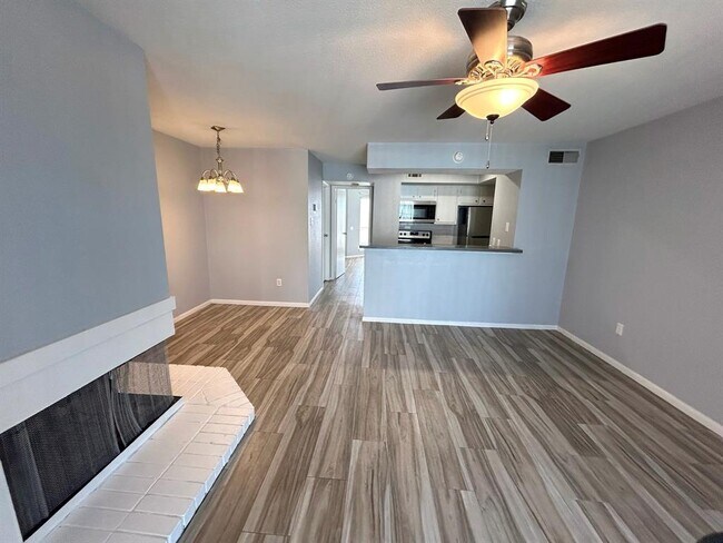 18617 Egret Bay Blvd in Houston, TX - Foto de edificio - Building Photo
