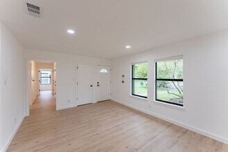 6215 Haney Dr in Austin, TX - Building Photo - Building Photo