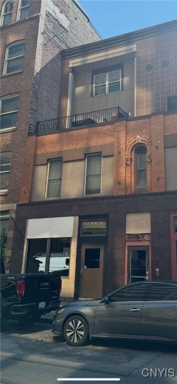 property at 123 W Fayette St