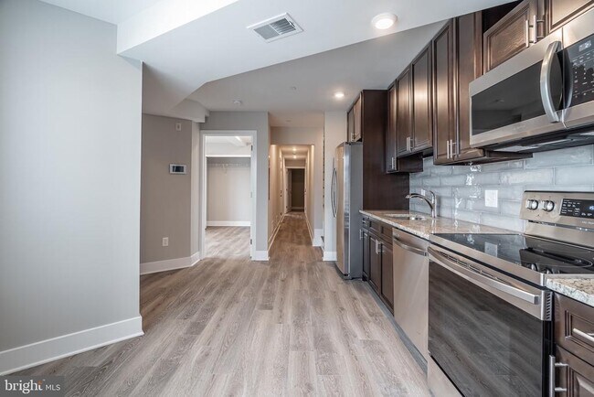 421 N 39th St in Philadelphia, PA - Building Photo - Building Photo