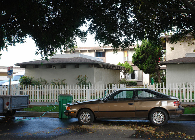 434 N Oak St in Orange, CA - Foto de edificio - Building Photo