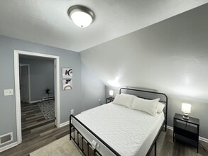 23 Pond Lily Ave in New Haven, CT - Foto de edificio - Building Photo