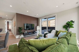 2344 W Polk St in Chicago, IL - Building Photo - Building Photo