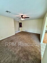 440 E Carson Ln in Mustang, OK - Building Photo - Building Photo