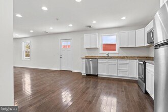 819 11th Ave in Prospect Park, PA - Building Photo - Building Photo