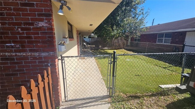 5030 SW 26th Ave in Fort Lauderdale, FL - Foto de edificio - Building Photo