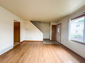 2155 S Fountain Ave in Appleton, WI - Building Photo - Building Photo