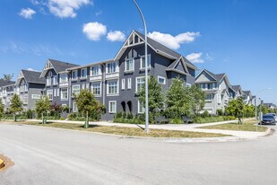 15487 99A Av in Surrey, BC - Building Photo