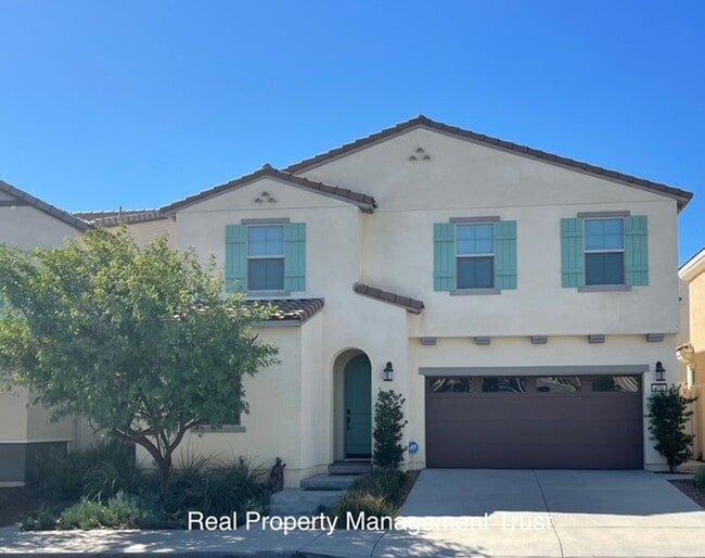 property at 472 N Brierwood Ave