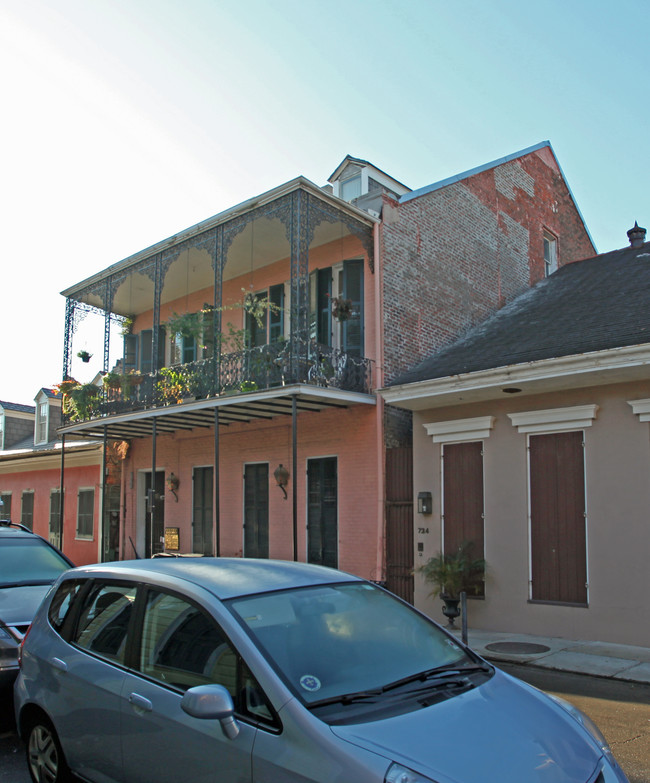 718 Barracks St in New Orleans, LA - Foto de edificio - Building Photo