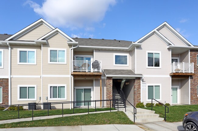Silver Oak Condos in West Des Moines, IA - Foto de edificio - Building Photo