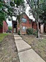 5453 Prairie Ln in Grand Prairie, TX - Building Photo