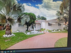830 NW 200th Terrace in Miami, FL - Building Photo