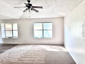 535 Barbara Jean Dr in Hewitt, TX - Building Photo - Building Photo