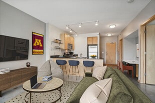 Solhaus Apartments & Tower in Minneapolis, MN - Building Photo