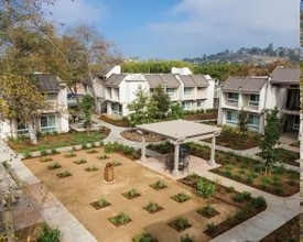 Poway Villas in Poway, CA - Building Photo - Building Photo