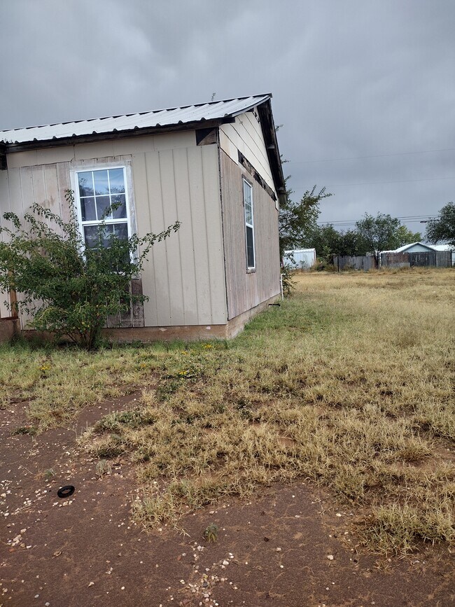 506 S 4th St in Brownfield, TX - Building Photo - Building Photo