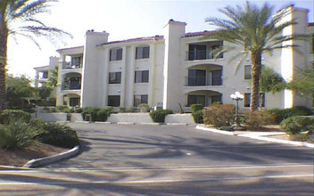 Plaza Del Lago in Fountain Hills, AZ - Building Photo - Building Photo