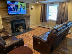 22 White Birch Cir in East Lyme, CT - Building Photo