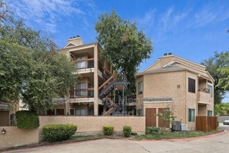 5550 Spring Valley Rd in Dallas, TX - Building Photo - Building Photo