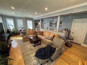 15 Orchard St, Unit 2 in Cambridge, MA - Foto de edificio - Building Photo
