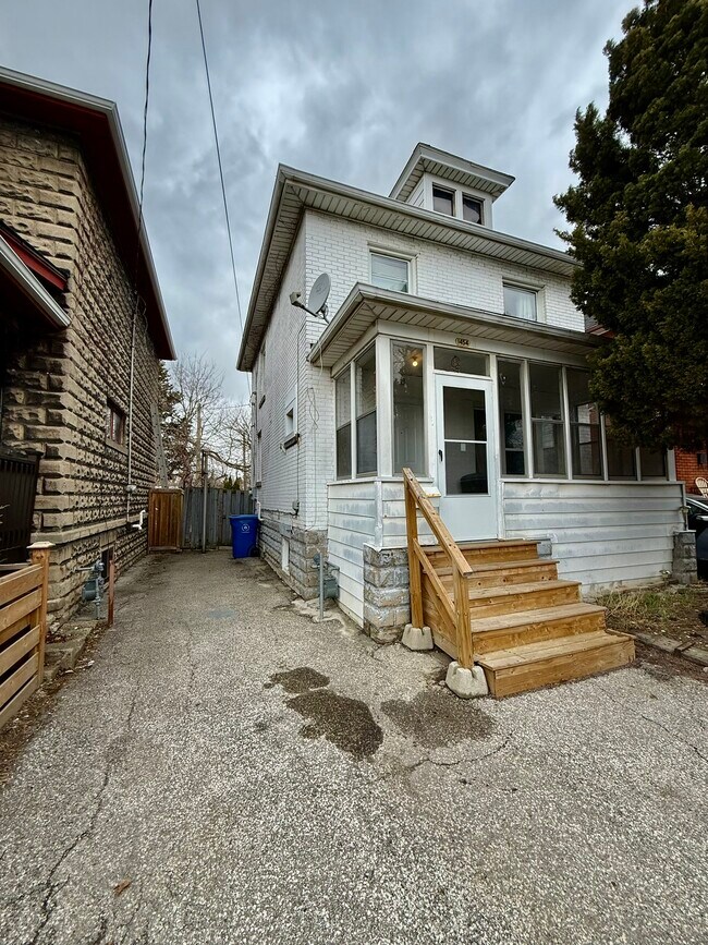1454 Martindale St in Windsor, ON - Building Photo - Building Photo
