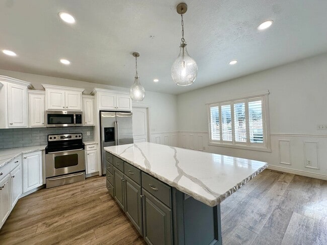 property at 624 Centennial Loop